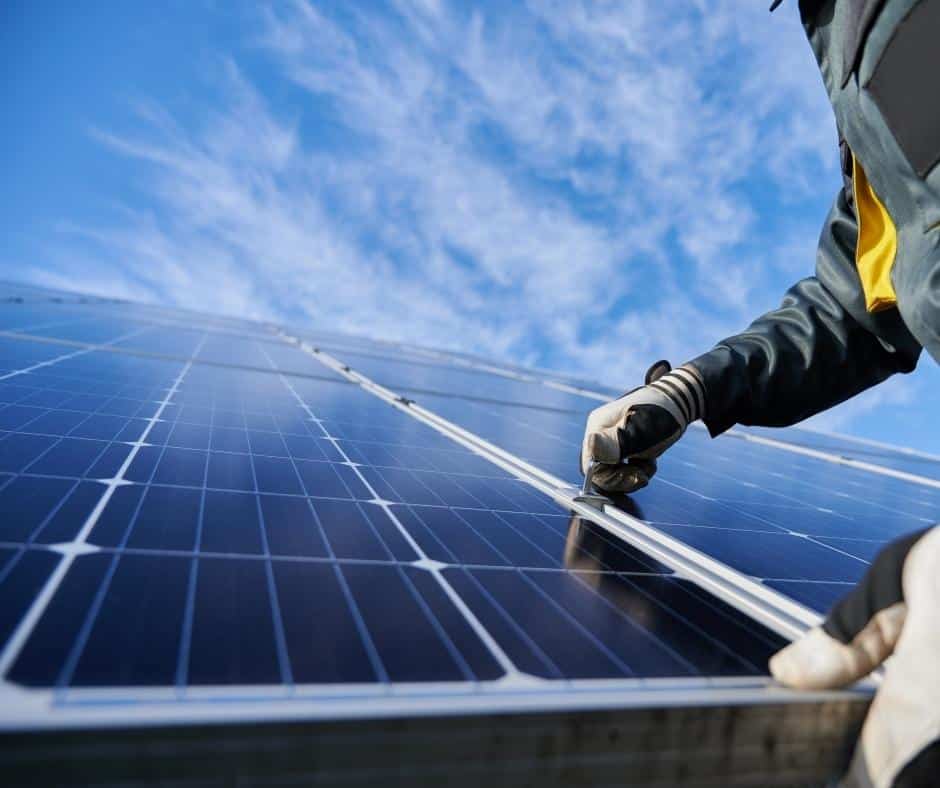 Installazione di pannelli fotovoltaici Installazione di pannelli fotovoltaici